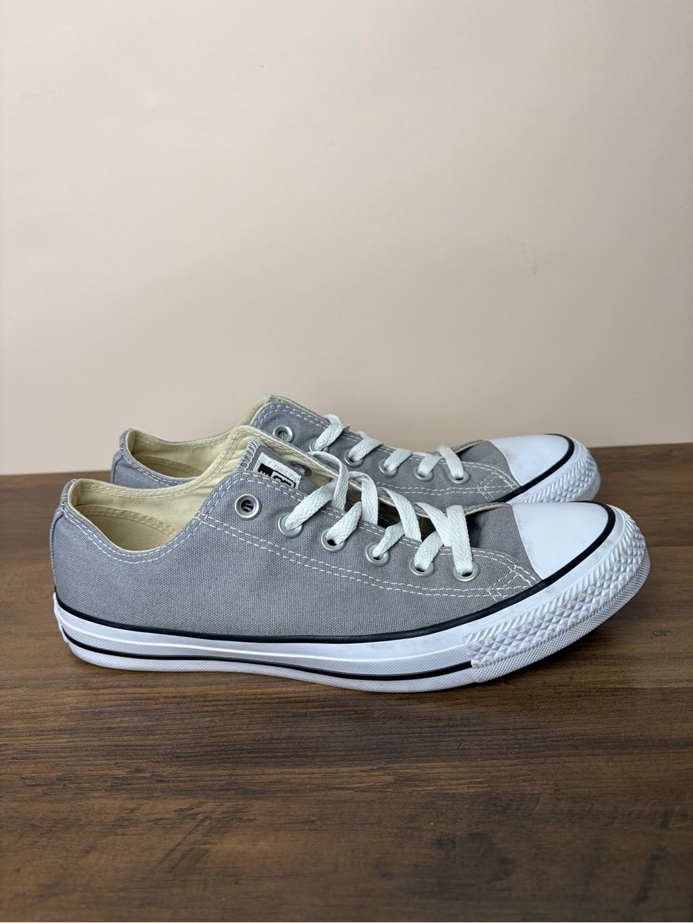 Converse Chuck Taylor All Star Gray Low Top Sneakers Women’s 9 Men’s 7